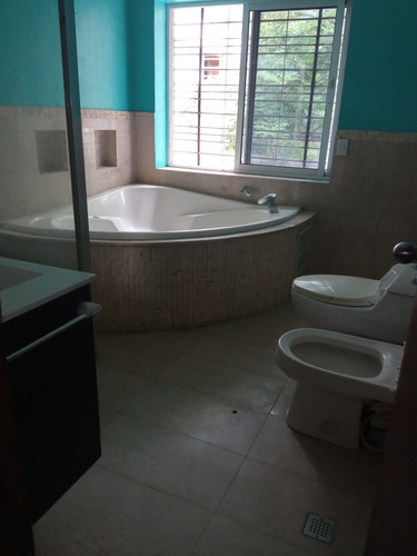 Imagen 11 de 14 de Vendo quinta En La Urb. La Viña