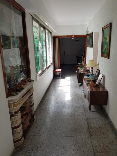 Casa 4 Ambientes En Excelente Ubicación En Banfield Este