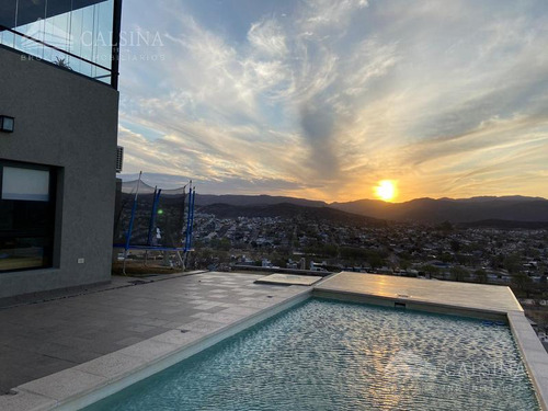 Casa En Venta En La Cuesta La Calera