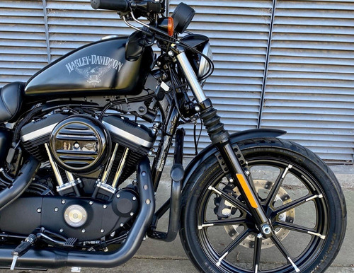 Imagen 2 de 7 de Harley Davidson 883 Iron