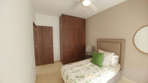 Juriquilla San Isidro, 3 Recamaras, Sala Tv, Pasillo De Servicio, Jardín Trasero