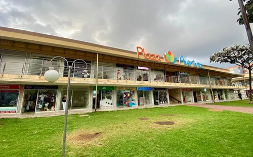 Local En Venta En Colina Campestre. Cod V12300041
