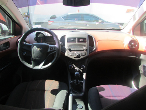 Imagen 7 de 9 de Chevrolet Sonic Lt Mt 2016 Blanco