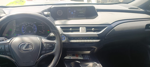 Lexus UX 2.0 Dynamic Aut. 5p Hibrido