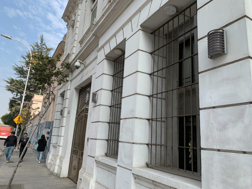 Edificio Patrimonial, A Pasos Del Metro Toesca.
