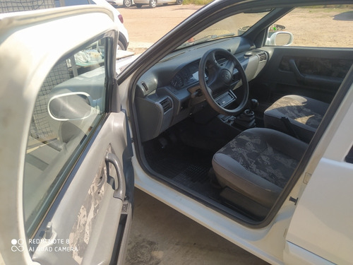 Imagem 8 de 8 de Renault Clio 1999 1.6 Rl 5p