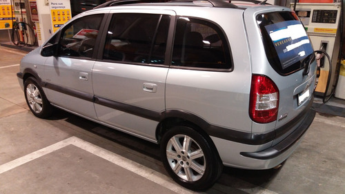Zafira Blindada P-a-r-t-i-c-u-l-a-r