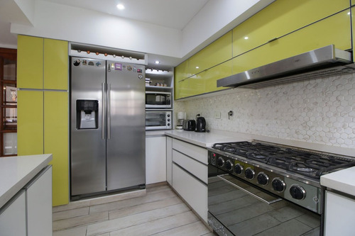 Exclusiva Casa 7 Amb. C/pileta Y Quincho V. Parque
