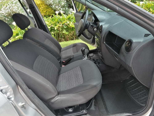 Renault Logan 2012 1.4 Entry Familier