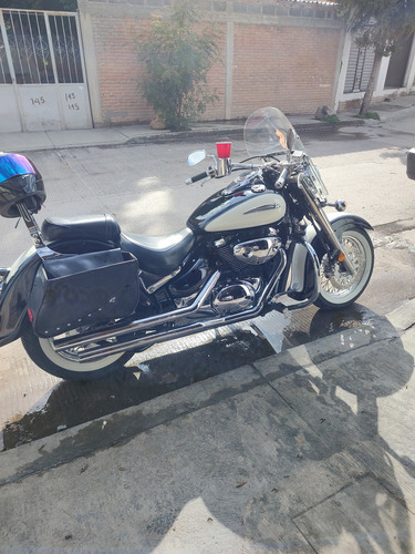 Colo Negro Con Blanco Llantas Cara Blanca Jalando Muy Bien