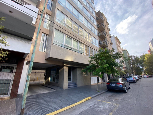 Departamento 3 Ambientes Al Frente. Cochera. Zona Shopping Aldrey.