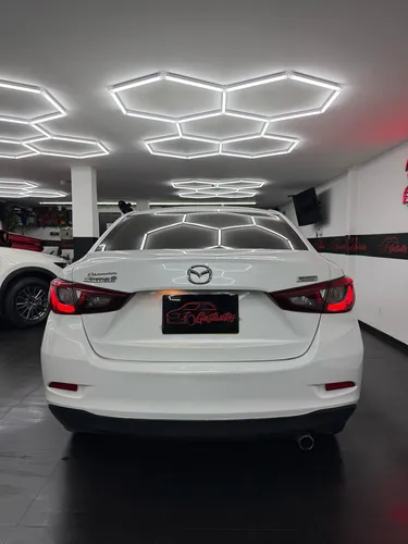 Mazda 2 1.5 Grand Touring Sedan