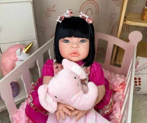 Mulher gasta R$ 25 mil para sua boneca bebê reborn viajar pelo mundo -  26/01/2018 - UOL Universa