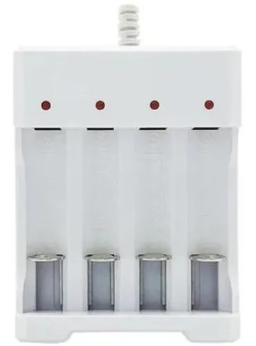 Imagen 4 de 4 de Cargador De Pilas Aaa Y Aaa Usb Para 4 Pilas