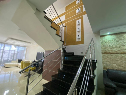 Imagen 9 de 15 de Jessica Serino Remax Alcanza Vende Hermoso Townhouse En Manantial 04243387300