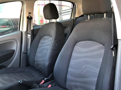 Fiat Punto 1.4 Attractive 8v Flex 4p Manual