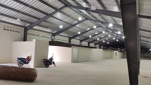 Imagen 2 de 17 de Alquilo Nave Industrial En Santo Domingo Oeste