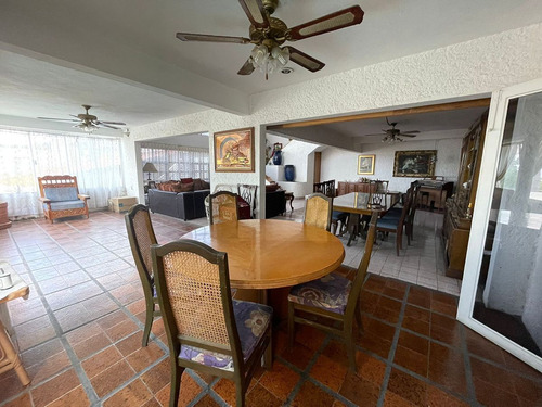 Casa Con Tres Suites En Lomas De Cocoyoc