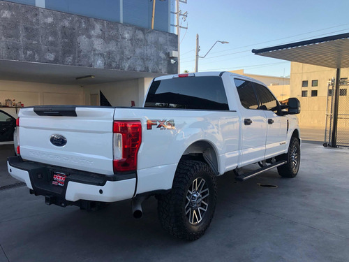 Imagen 4 de 8 de Ford F-250 2017 6.7l Super Duty Cab Dob Diesel 4x4 At