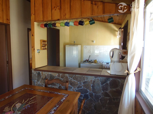 Casa En Venta De 4 Dorm. En Olmué