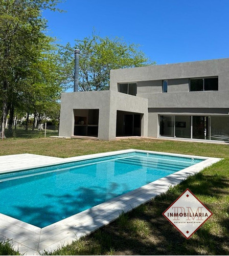 Excelente Propiedad En Venta A Estrenar Con Piscina En Fincas De Hudson.