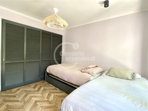 Casa En Venta De 5 Dorm.la Dehesa Lo Barnechea