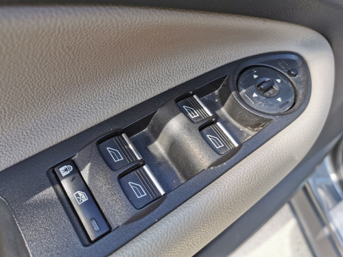 Imagen 8 de 14 de Ford Escape Titanium Ecoboost 8451