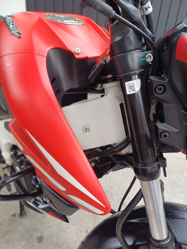 Rouser Ns 200