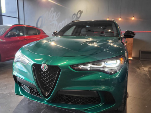 Alfa Romeo Stelvio 2.9L Quadrifoglio Verde V6 Bi-Turbo At