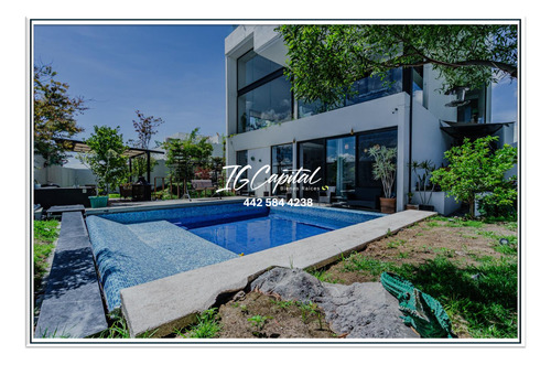 Residencia Con Cascada Y Alberca - Zibatá Qro.