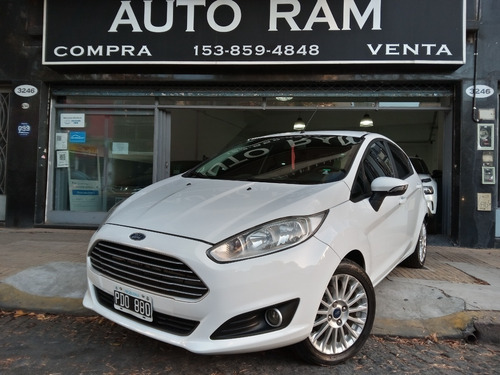 Ford Fiesta 1.6l Se Año 2015 Blanco Permuto Financio