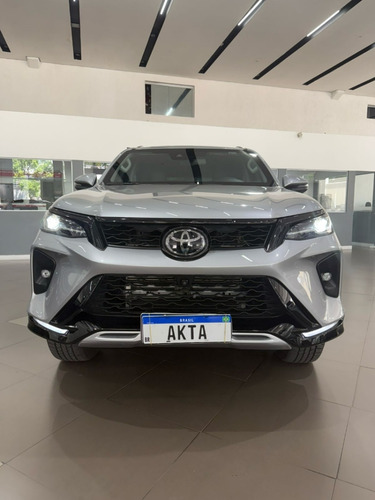 Toyota Hilux SW4 2.8 D-4D TURBO DIESEL SRX PLATINUM 7L 4X4 AUTOMÁTICO