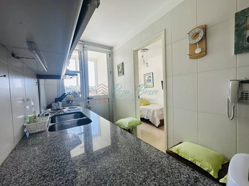 Alquiler De Apartamento De 3 Dormitorios + Dependencia En Amplia Planta En Playa Brava