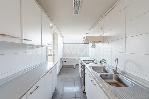 Departamento En Venta En Vitacura, Excelente Ubicación