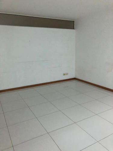 Imagen 25 de 28 de Apartamento En Evaristo Morales 3er Piso 256mts