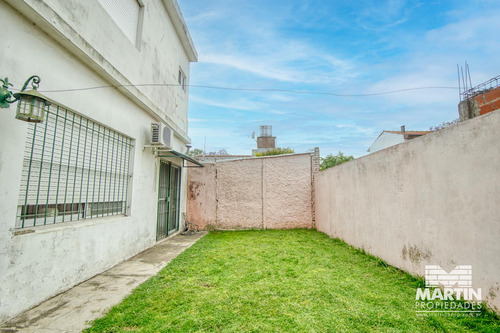 Casa 5 Ambientes, Suite, Playroom, Cochera X 2, Jardín Y Patio.
