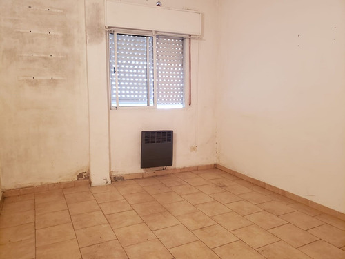 Imagen 19 de 23 de 2 Amb Venta Castelar C/patio - Entra. Independient