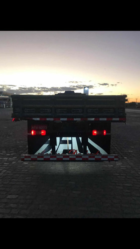 Imagem 3 de 10 de Volvo Vm 260 Bi Truck