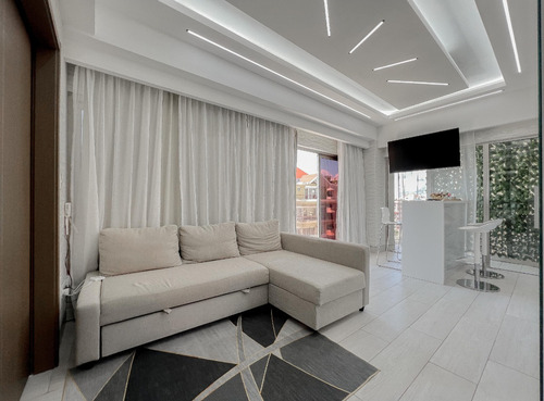 Bella Vista, Apartamento Amueblado De Manera Muy Completa Con Hermosa Vista.