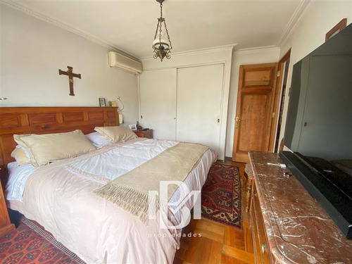 Casa En Venta De 4 Dorm. En Las Condes