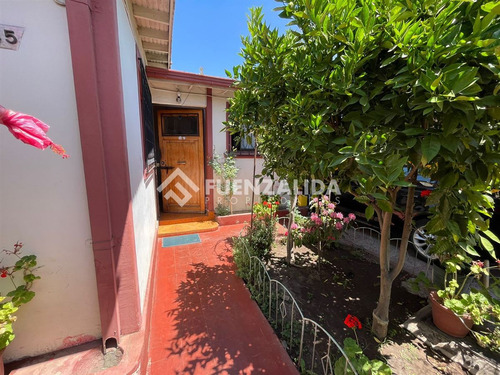 Casa En Venta De 4 Dorm. En Maipú