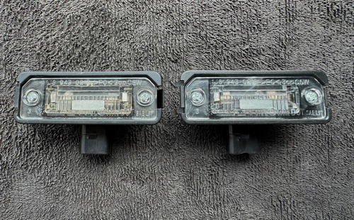Par Luz De Placa Golf A4 Mk4 Saturnus Nuev Oem Vw (Usado)