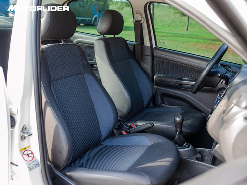 Imagen 11 de 25 de Volkswagen Gol 1.6 Power G6 Extra Full | Permuta / Financia