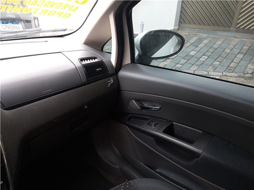 Imagem 11 de 13 de Fiat Punto 1.8 Hlx 8v Flex 4p Manual