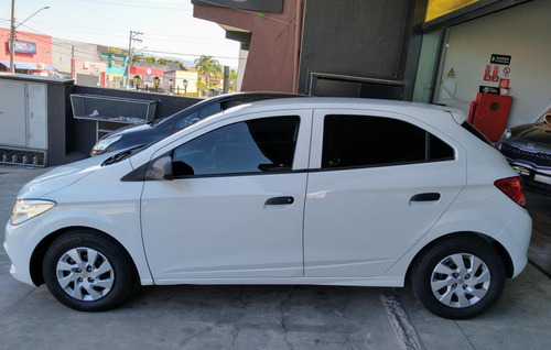Imagem 3 de 11 de Chevrolet Onix Hatch Joy 1.0 8v Flex 5p Mec.