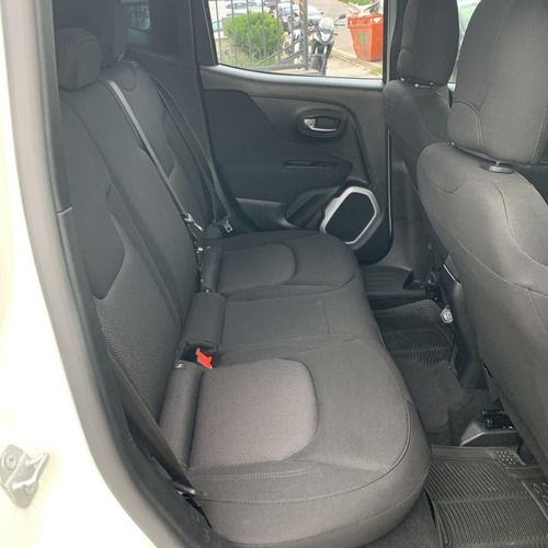 Imagem 8 de 11 de Renegade Sport 1.8 4x2 Flex 16v Aut.