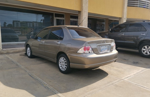 Imagen 5 de 12 de Mitsubishi Lancer Touring