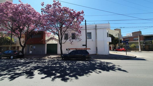 Impresionante Esq. En Alta Córdoba, Sobre Calle Isabel La Catolica Esquina Sucre.