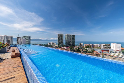 Departamento En Venta En Colonia Zona Hotelera Norte, Puerto Vallarta, Jalisco