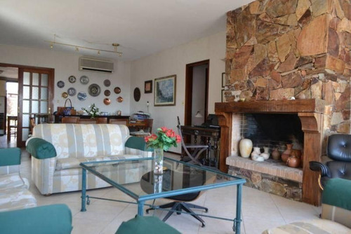 Vende Casa Playa Mansa 3 Dormitorios Vista Al Mar